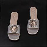 Trend Adımlar Gümüş Saten Kadın Taş İşlemeli Klasik Terlik