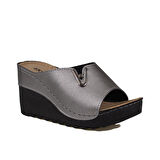 Trend Adımlar Platin Kadın Dolgu Topuk Taş Detaylı Terlik 26-893