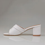 Trend Adımlar Beyaz Suni Deri Tokalı Kadın Klasik Terlik