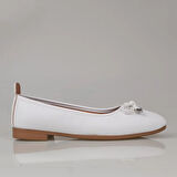 Trend Adımlar Beyaz Fiyonk Bağlama Düz Babet