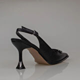 Trend Adımlar Siyah Deri Önden Taş İşlemeli Sivri Klasik Ayakkabı