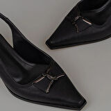 Trend Adımlar Siyah Arkadan Açık Fındık Topuk Sivri Klasik Ayakkkabı