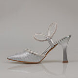 Trend Adımlar Gümüş Bilekten Tutmalı Londor Saten Klasik Ayakkabı