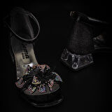 Trend Adımlar Siyah Kısa Topuklu Kemerli Kız Çocuk Klasik Ayakkabı