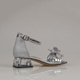 Trend Adımlar Gümüş Kısa Topuklu Kemerli Kız Çocuk Klasik Ayakkabı