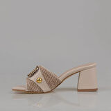 Trend Adımlar Krem Hasır İşlemeli Rugan Kadın Klasik Terlik