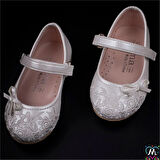 M2S Beyaz Kız Çocuk Nakışlı Babet