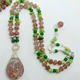 2392 Garden Kuvars çilek Kuvars Sedef el yapımı kolye
