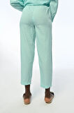KADIN RAHAT KALIP BELİ LASTİKLİ KABARTMA DESENLİ MİNT RENK PANTOLON