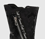 Siyah Kız Çocuk Bot