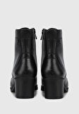 Siyah Deri Kadın Bot