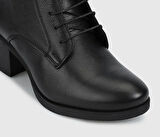 Siyah Deri Kadın Bot