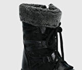 Siyah Kız Çocuk Bot