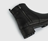 Siyah Deri Kadın Bot