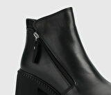 Siyah Deri Kadın Bot
