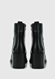 Siyah Deri Kadın Bot