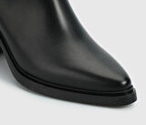 Siyah Deri Kadın Bot