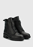 Siyah Deri Kadın Bot