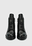 Siyah Deri Kadın Bot