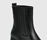 Siyah Deri Kadın Bot