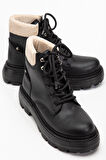 Kadın Siyah Cilt Bağcıklı Kaymaz Taban Bot 