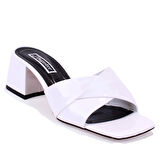 Dagoster DZA07-9321060 Beyaz Rugan Klasik Topuklu Kadın Terlik