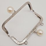 12.5 cm İncili Dikdörtgen Cüzdan Çanta Klipsi Bursu Gümüş Metalli