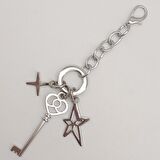 Gümüş Renk Anahtarlı Çanta Süsü