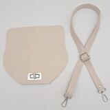 Suni Deri 21x19 cm Kapaklı ve Ayarlı Saplı Çanta Seti Krem Renk Gümüş Metalli