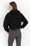 Kadın Siyah Kapüşonlu Ribana Detaylı Üç İp Oversize Crop Sweatshirt Hoodie - 2543