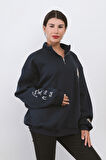 Kadın Oversize Sweatshirt Lacivert Yarım Fermuar Dik Yaka Nakışlı Tasarım Pamuk Karışımlı - 9009