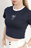 Kadın Bisiklet Yaka Fiyonk Nakışlı T-Shirt Lacivert - 925052