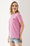 Kadın Bisiklet Yaka Kalp Nakışlı Bürümcük T-Shirt Pembe - 254427