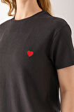 Kadın Bisiklet Yaka Kalp Nakışlı Bürümcük T-Shirt Antrasit - 254427