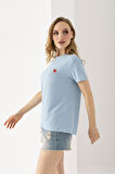 Kadın Bisiklet Yaka Kalp Nakışlı Bürümcük T-Shirt Mavi - 254427
