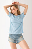 Kadın Bisiklet Yaka Kalp Nakışlı Bürümcük T-Shirt Mavi - 254427