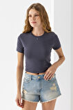 Kadın Bisiklet Yaka A Aksesuarlı Crop T-Shirt Antrasit - 25792