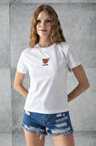 Kadın Bisiklet Yaka Ayıcık Nakışlı %100 Pamuklu T-Shirt Beyaz - 25786