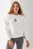 Kadın Bisiklet Yaka Çantalı Ayıcık Nakışlı 3İp Sweatshirt Beyaz - 2626