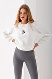 Kadın Bisiklet Yaka Çantalı Ayıcık Nakışlı 3İp Sweatshirt Beyaz - 2626