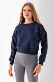 Kadın Bisiklet Yaka Kalp Nakışlı 3İp Crop Sweatshirt Lacivert - 2669