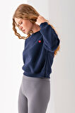 Kadın Bisiklet Yaka Kalp Nakışlı 3İp Crop Sweatshirt Lacivert - 2669