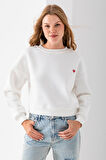 Kadın Bisiklet Yaka Kalp Nakışlı 3İp Crop Sweatshirt Beyaz - 2669