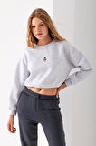 Kadın Bisiklet Yaka Gözlüklü Ayı Nakışlı 3İp Crop Sweatshirt Gri - 2671