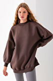 Kadın Kahverengi Üç İplik Pamuklu Ribanalı Bisiklet Yaka Oversize Sweatshirt - 2523