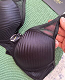 Evelyn Parlak Saten Çizgi Detaylı C cup Balenli Desteksiz Önü Tül Detaylı Şık Sütyen