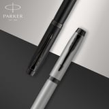 Parker IM Rollerball Kalem | Siyah PVD ile Mat siyah | Siyah Mürekkep Dolgulu İnce Nokta | Hediye Kutusu