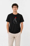 Modi Green Erkek Kore Parmak Kalp Aşk Temalı Minimal Baskılı Tişört Yazlık Kısa Kol T-Shirt - Siyah