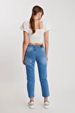 Slim Fit Crop Mom Jean
