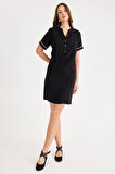 Hakim Yaka Düğmeli Kısa Kol Cepli Elbise